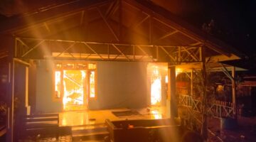 Dua Rumah Warga di Kampung Jawa Ludes Terbakar, Salah Satunya Milik Anggota TNI